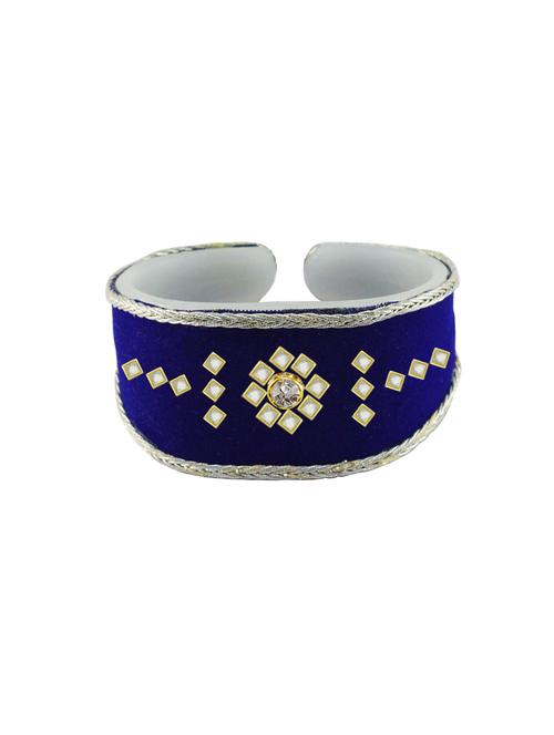 kundan studded acrylic bangles bracelet - 18792974 - Very Small Image - 1