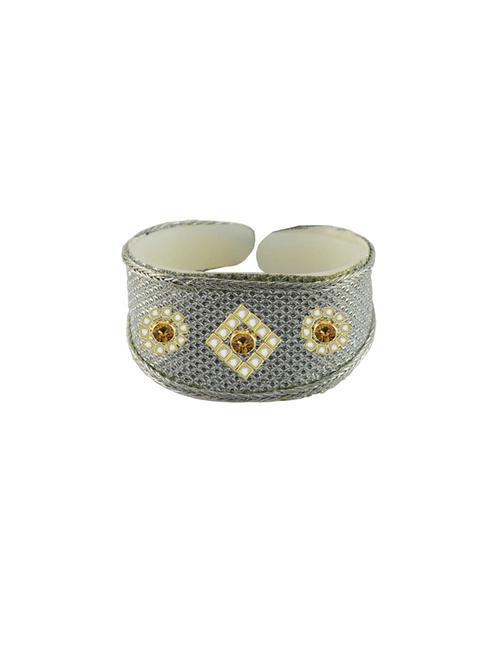 stone studded acrylic bangle bracelet - 18793038 - Very Small Image - 1