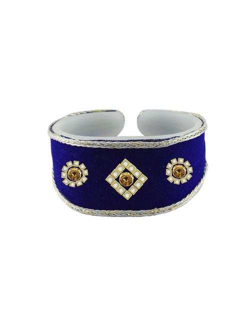 stone studded acrylic bangle bracelet - 18793042 - Very Small Image - 1