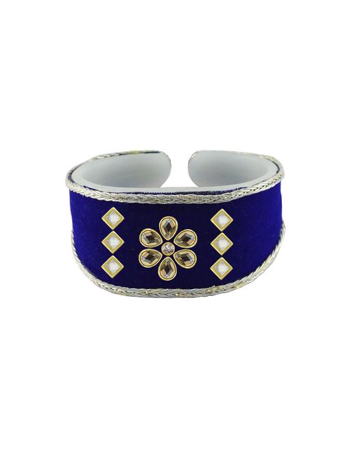 stone studded acrylic bangle bracelet - 18793102 - Very Small Image - 1