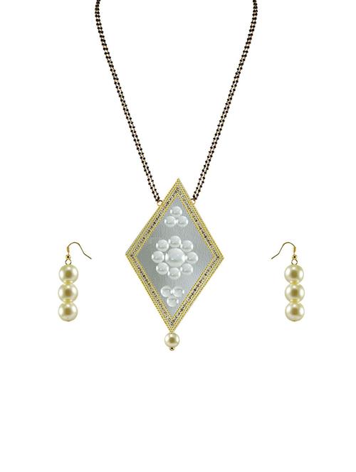 gold plated mangalsutra earring set - 18794725 - Very Small Image - 1