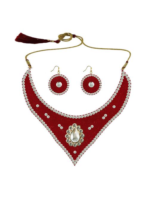 red metal necklaces and earring - 18796273 - Very Small Image - 1