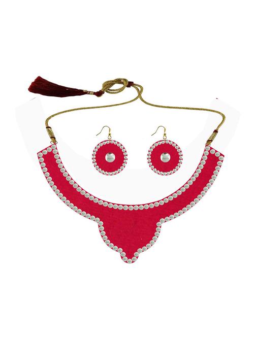 red metal necklaces and earring - 18796297 - Very Small Image - 1