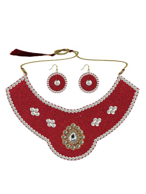 red metal necklaces and earring - 18796343 - Very Small Image - 1