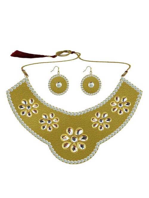 gold metal necklaces and earring - 18796365 - Very Small Image - 1