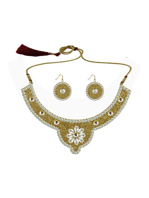 gold metal necklaces and earring - 18796390 - Very Small Image - 1