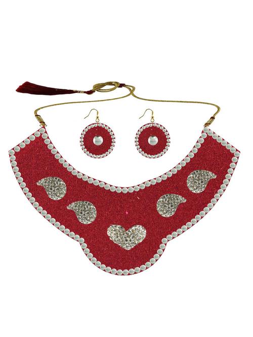 red metal necklaces and earring - 18796396 - Very Small Image - 1