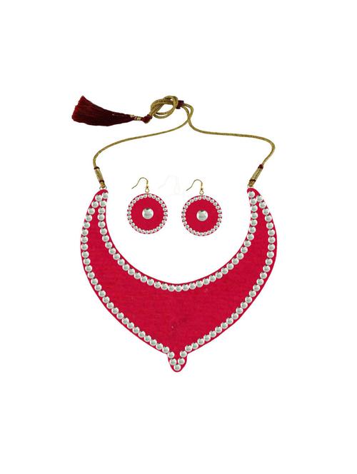 red metal necklaces and earring - 18796474 - Very Small Image - 1
