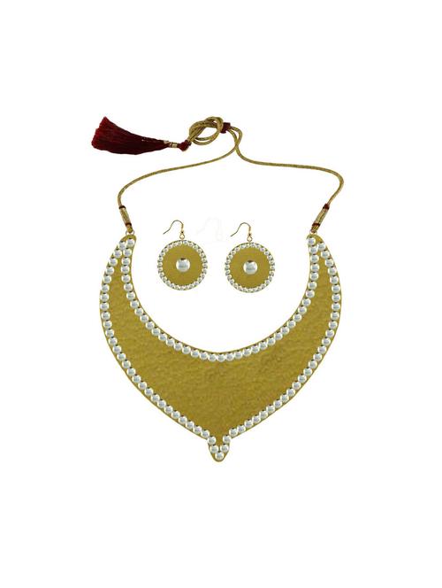gold metal necklaces and earring - 18796475 - Very Small Image - 1