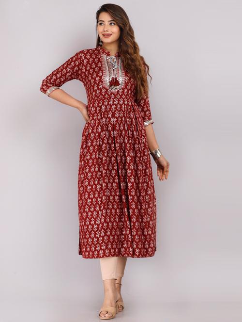 maroon embroidered rayon straight kurta - 18823130 - Very Small Image - 1