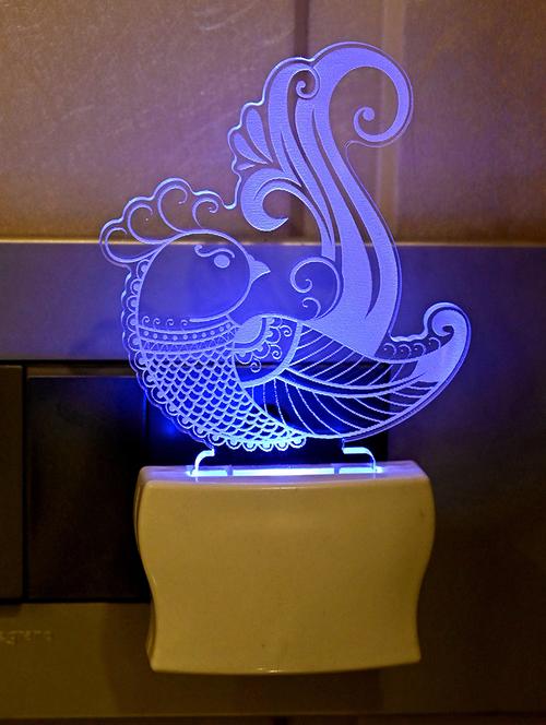 automatic light changing lamb - 18823620 - Very Small Image - 1