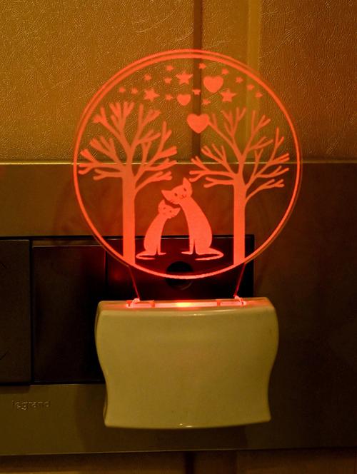 automatic light changing lamb - 18824161 - Very Small Image - 1