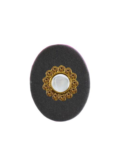kundun stud acrylic brooch - 18826383 - Very Small Image - 1
