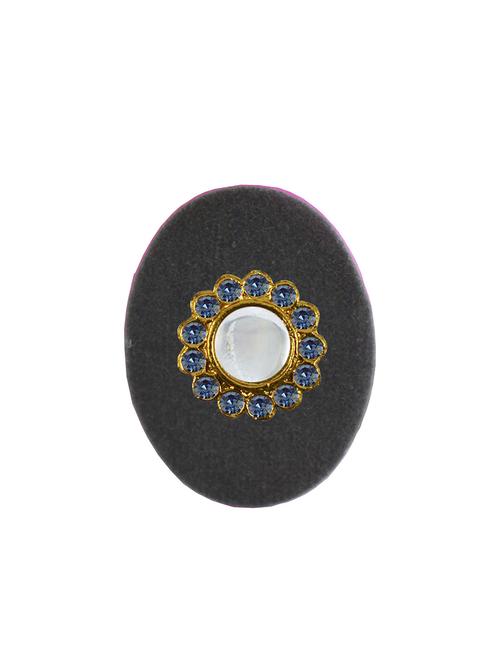 kundun stud acrylic brooch - 18826384 - Very Small Image - 1