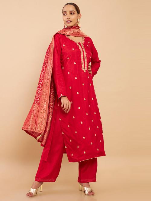 red unstitched suit - 18826861 - Very Small Image - 1