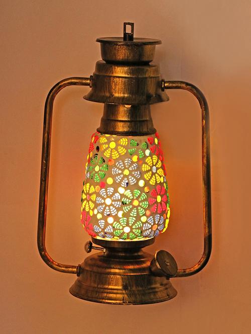 vintage wall lamp light of antique lantern design - 18838896 - Very Small Image - 1