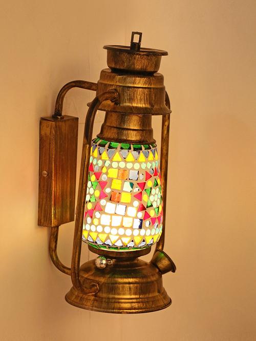 vintage wall lamp light of antique lantern design - 18838905 - Very Small Image - 1