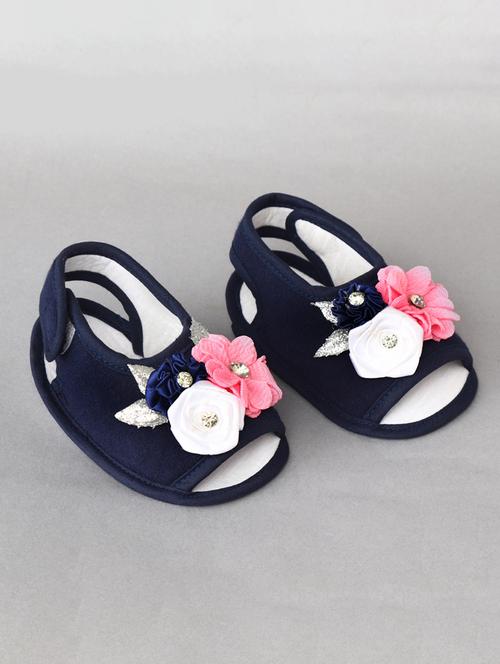 kids embellished fabric booty - 18876652 - Very Small Image - 1