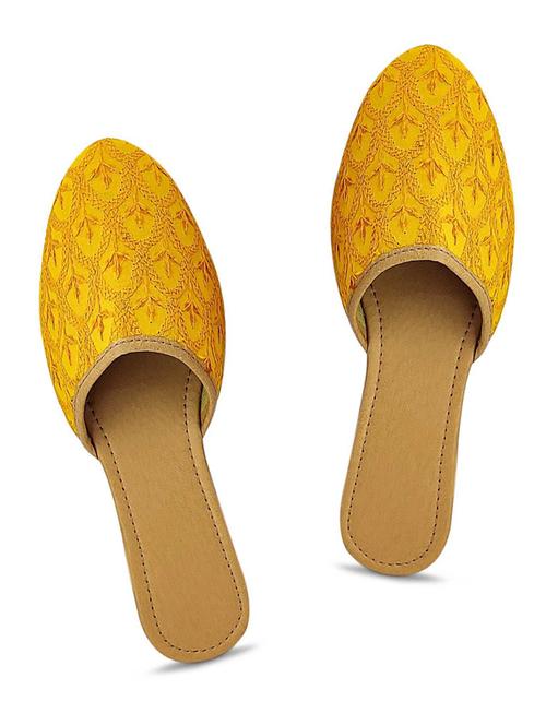 yellow ethnic sandal - 18907106 - Very Small Image - 1