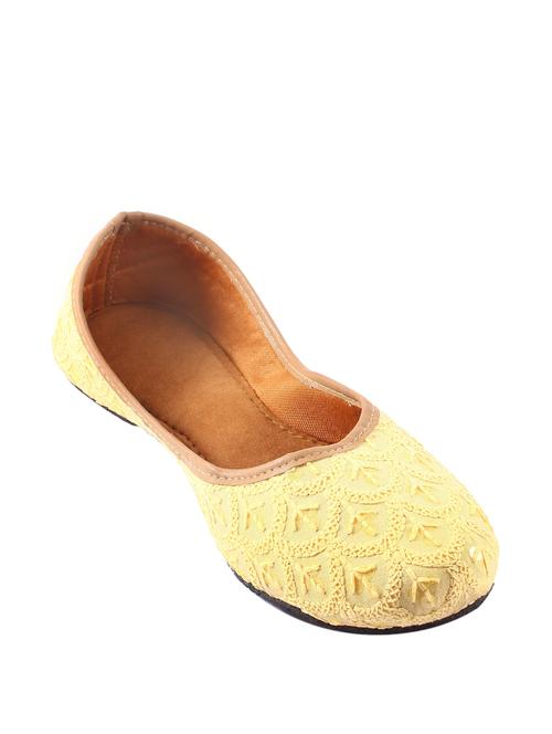 yellow embroidered juti - 18908479 - Very Small Image - 1