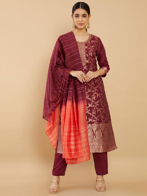 red zari work suit set - 18931640 - Very Small Image - 1