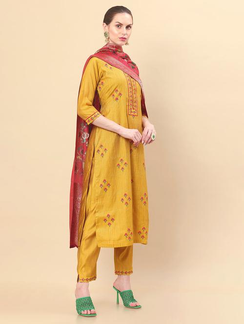 yellow embroidered suit set - 18931860 - Very Small Image - 1