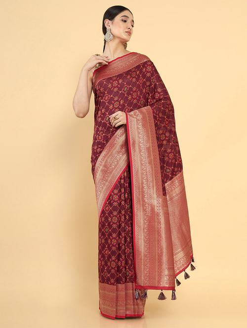 women's printed maroon colored saree with blouse - 18932936 - Very Small Image - 1