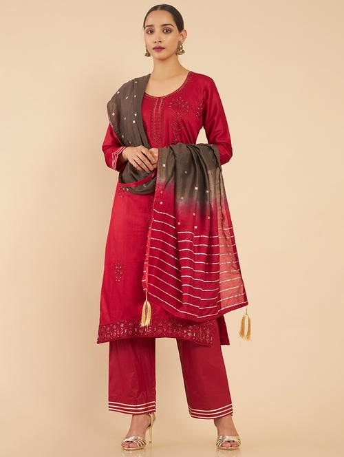 magenta coloured embroidered a-line kurta - 18934878 - Very Small Image - 1