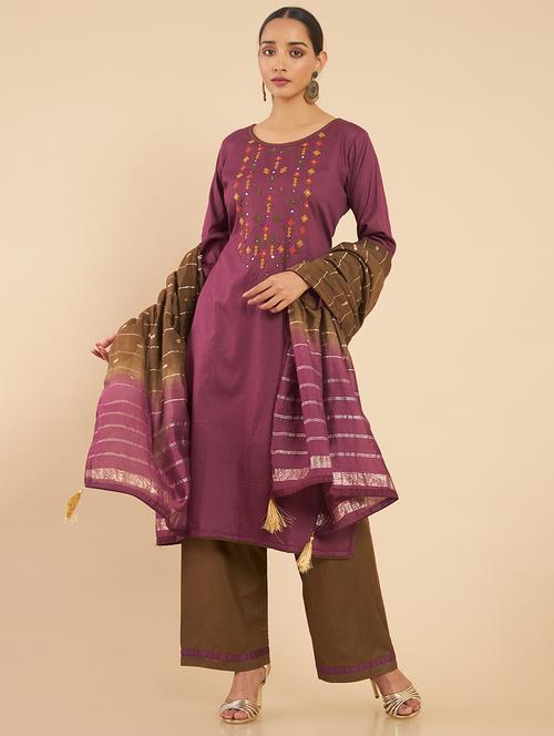 maroon coloured embroidered salwar unstitched suit - 18934915 - Very Small Image - 1