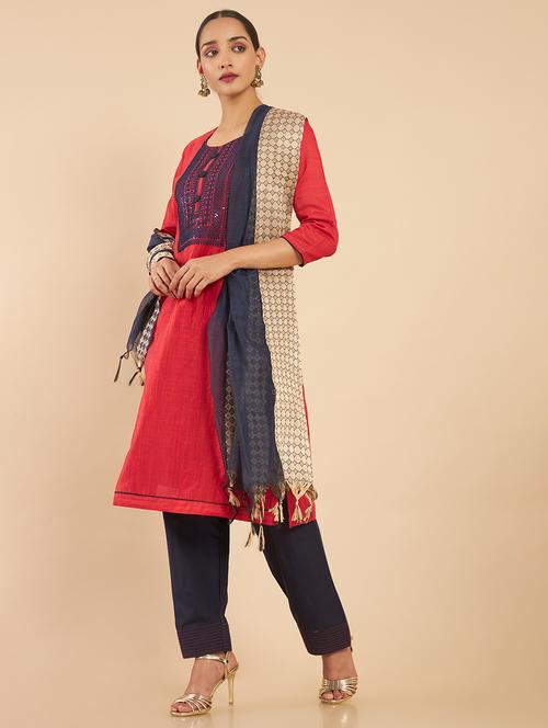 red coloured embroidered salwar unstitched suit - 18935027 - Very Small Image - 1