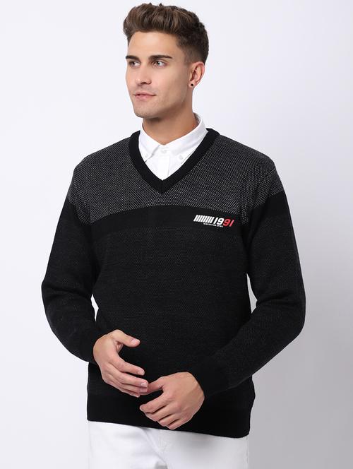 v-neck self design pullover - 18958770 - Very Small Image - 1