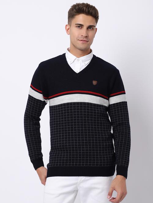 v-neck self design pullover - 18958782 - Very Small Image - 1