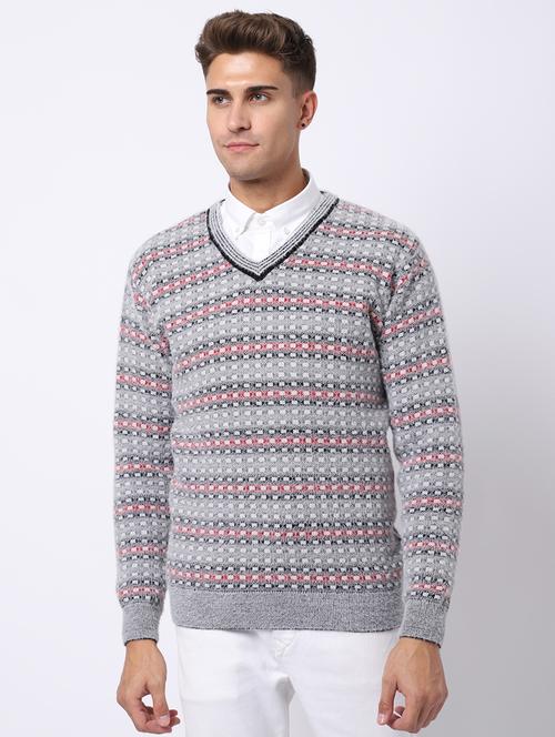 v-neck self design pullover - 18958790 - Very Small Image - 1