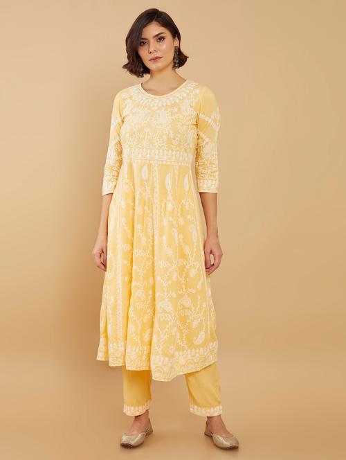yellow embroidered kurta pant set - 19101332 - Very Small Image - 1