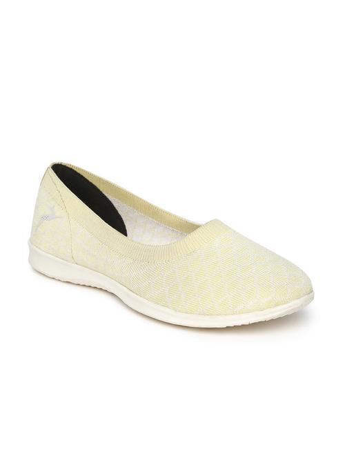 yellow ballerina - 19162915 - Very Small Image - 1