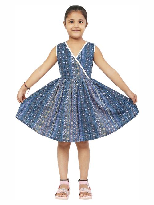 girls overlap neck printed frock - 19171424 - Very Small Image - 1