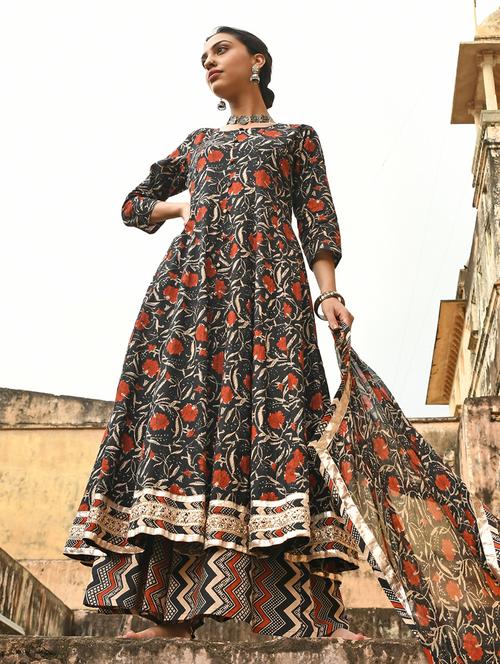janasya black cotton floral printed kurta with flared palazzo and dupatta - 19218514 - Very Small Image - 1