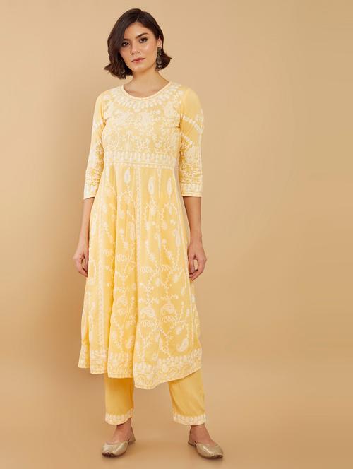 yellow embroidered kurta pant set - 19406137 - Very Small Image - 1