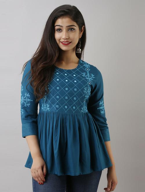 neck printed a-line top - 19408217 - Very Small Image - 1