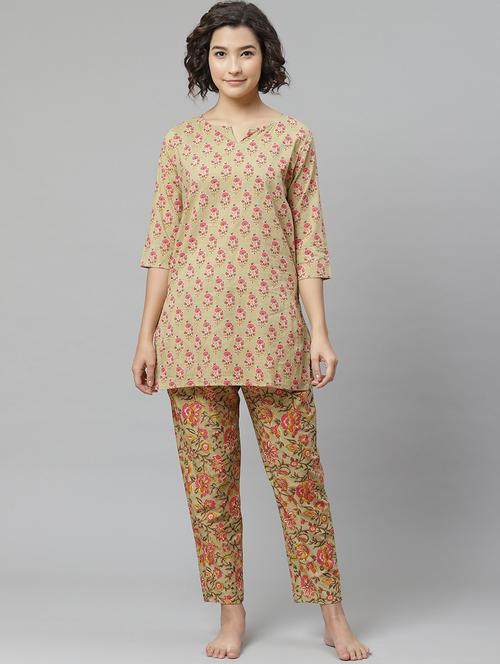 printed nightwear set - 19412764 - Very Small Image - 1