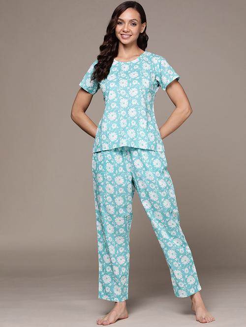 printed nightwear set - 19412779 - Very Small Image - 1