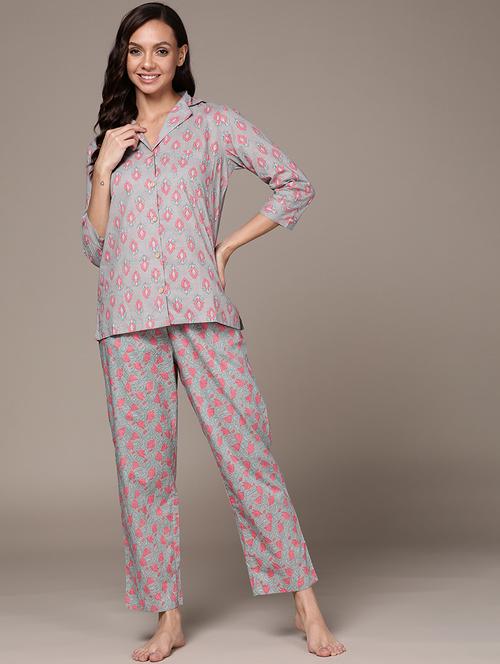 printed nightwear set - 19412795 - Very Small Image - 1