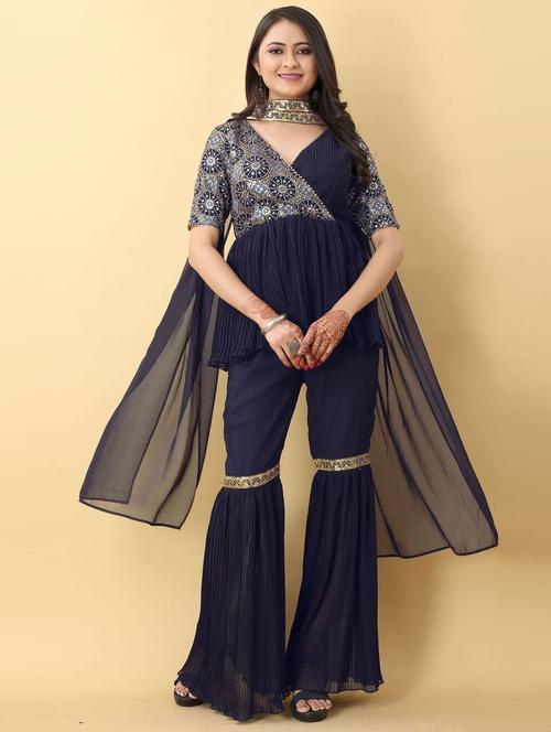 embroidered suit set - 19470663 - Very Small Image - 1
