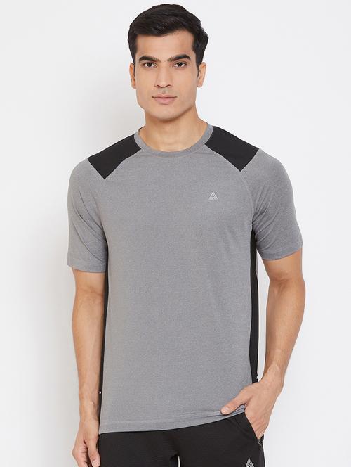 round neck color block regular t-shirt - 19473980 - Very Small Image - 1