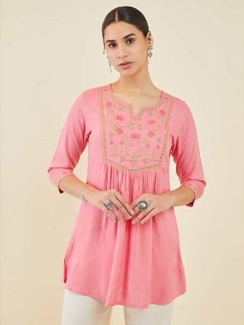 pink floral print rayon regular tunic - 19486287 - Very Small Image - 1