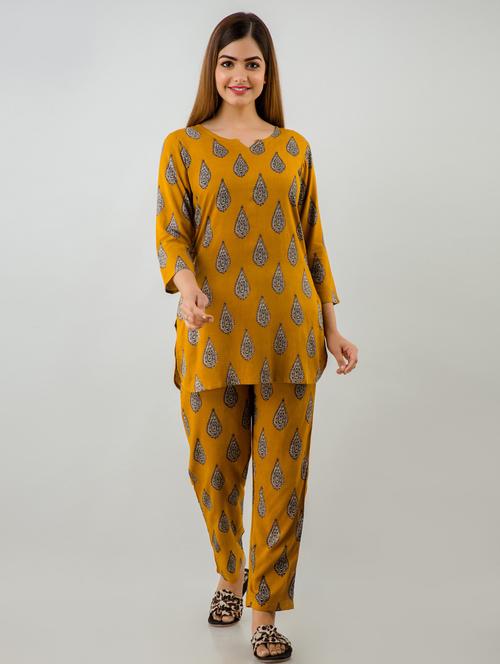 women printed night suit set - 19493666 - Very Small Image - 1