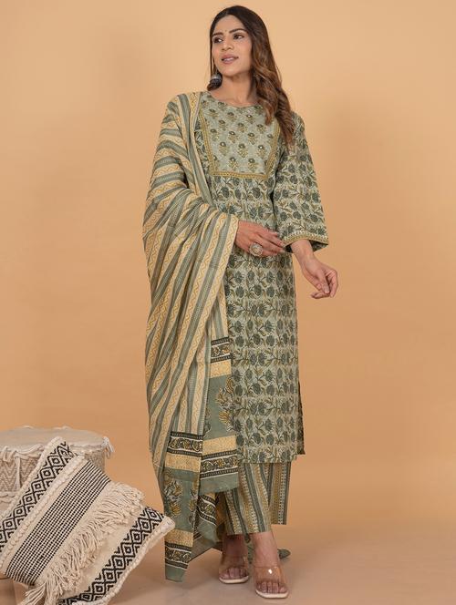 green floral print suit set - 19494916 - Very Small Image - 1