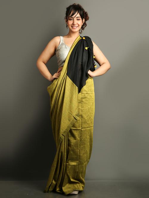 women's solid mustard colored saree with blouse - 19497662 - Very Small Image - 1
