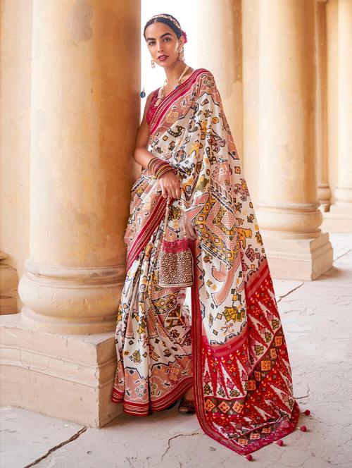 beige self design woven saree with blouse - 19504683 - Very Small Image - 1