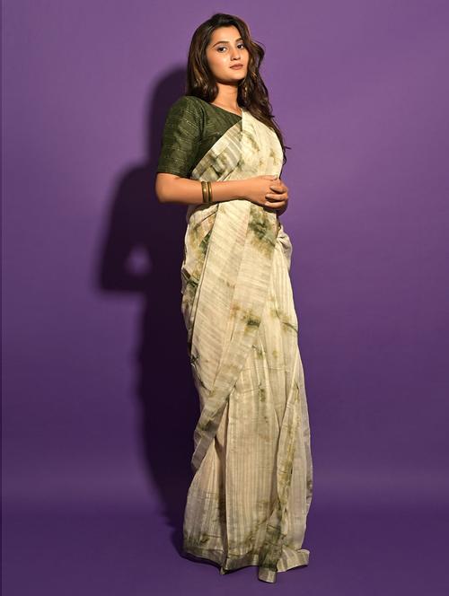 off white printed saree with blouse - 19505571 - Very Small Image - 1